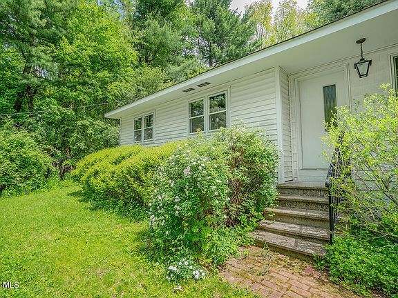 4th image of 470 Hoag Road