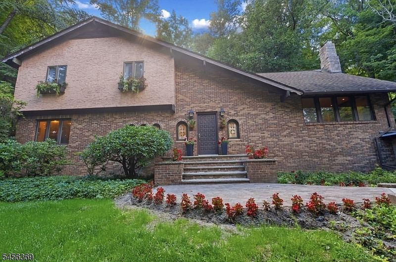 1st image of 77 Pine Brook Rd