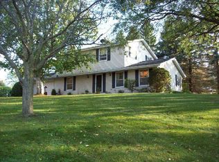 W256S6660 Oakdale Dr, Waukesha, WI 53189