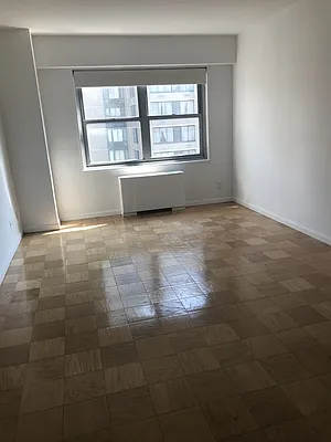 Rented by Carlyle Property Management | media 11