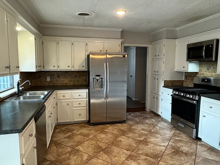 6715 Columbia Ln — Photo 11