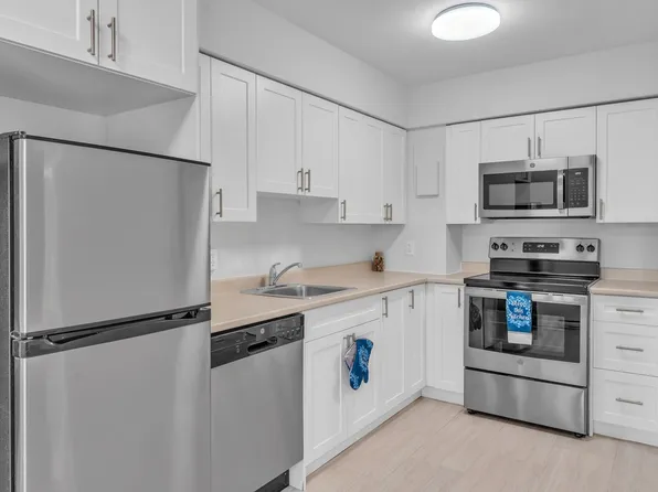 Frontenac Arms Apartments