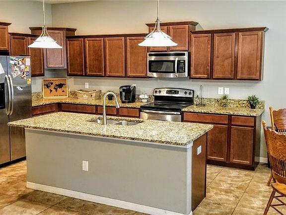 3rd image of 3271 Berwick Ln
