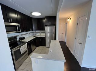 250 Gorge Rd APT 4, Cliffside Park, NJ 07010