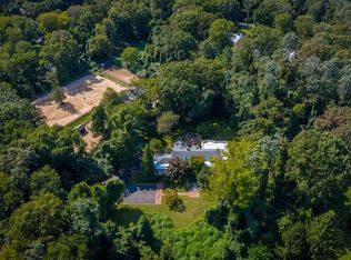 540 Chicken Valley Rd, Locust Valley, NY 11560