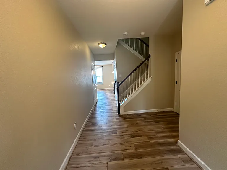 2600 Magnolia Green Loop — Photo 3