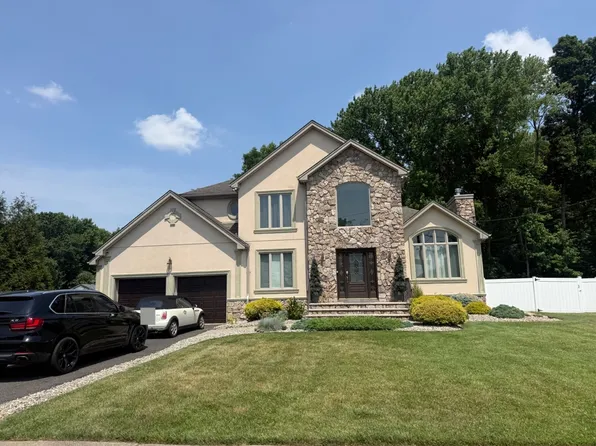 3 Coleridge Ter, Fairfield, NJ 07004