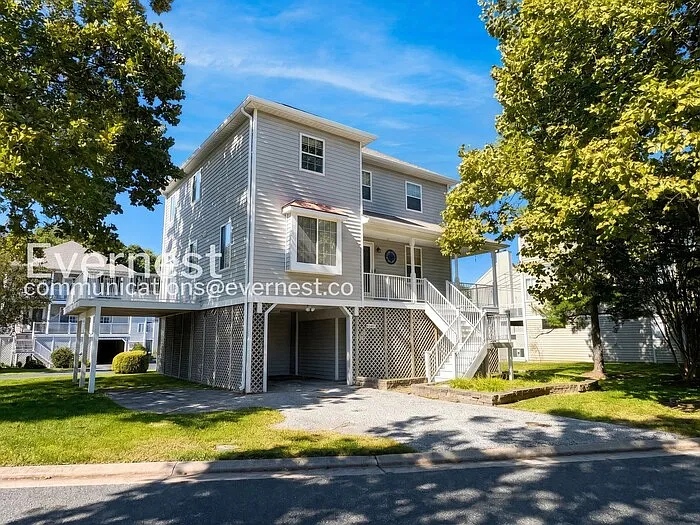 4 bed, 2.5 bath, 2424 sqft, $3,195 — Photo 2