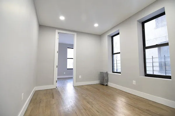 Rented by Ledvech Group | media 10