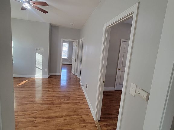 4th image of 129 Lynnfield St #1