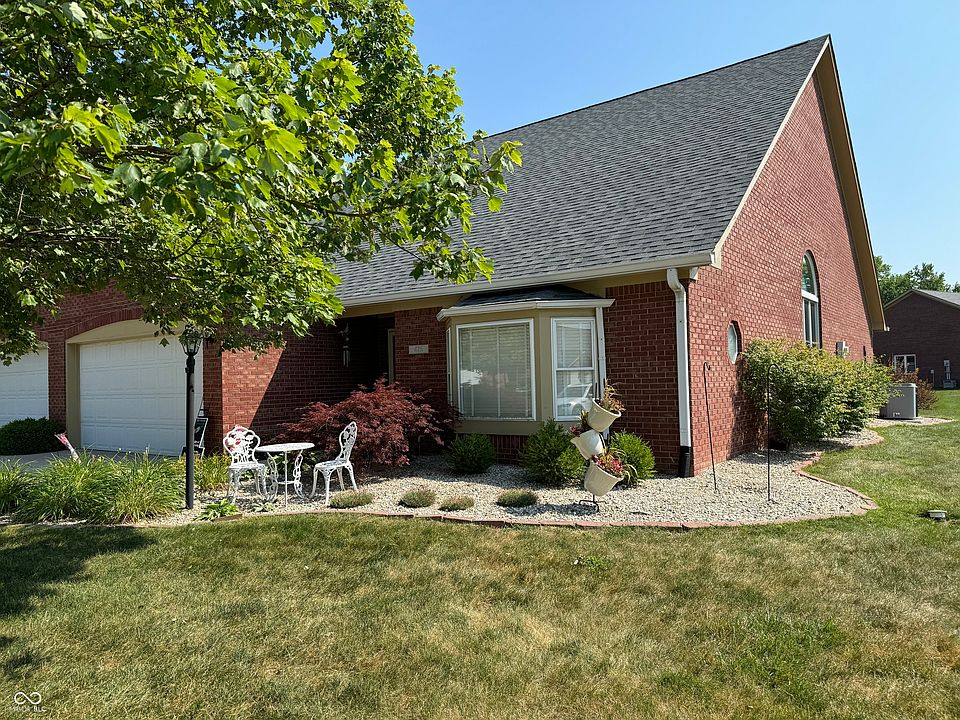 1st image of 425 Waterford Ln #0