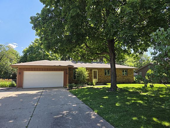 2nd image of 4463 Adele St