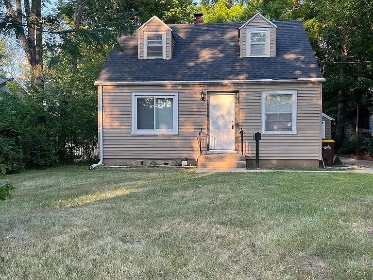 707 Royal Ave — Photo 1