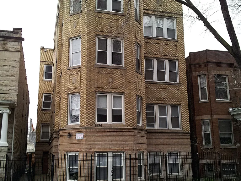 1934 N Fairfield Ave #3R — Photo 7