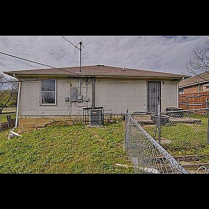 2nd image of 2820 NW 17th St