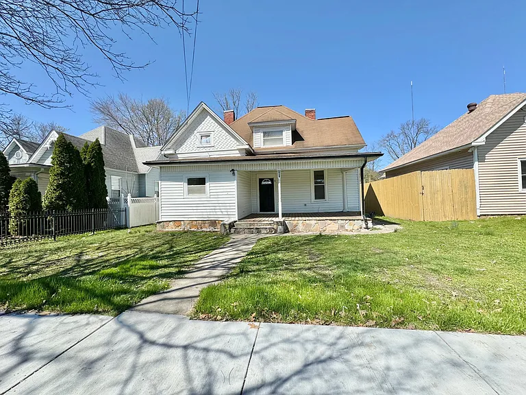 307 E Burwell Ave #1 — Photo 1