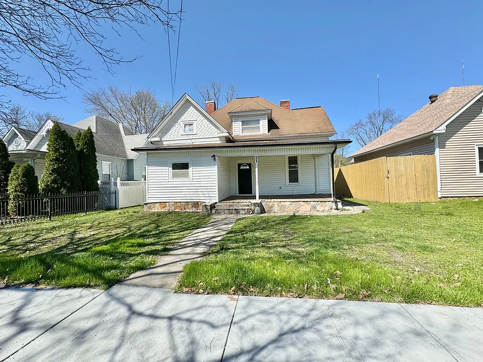 307 E Burwell Ave #1