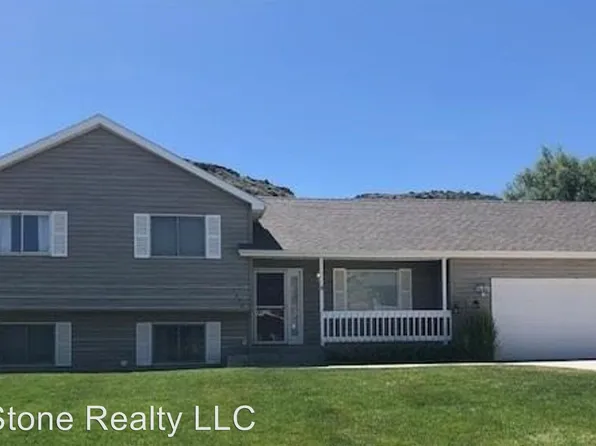 1408 Mountain View Blvd, Rawlins, WY 82301