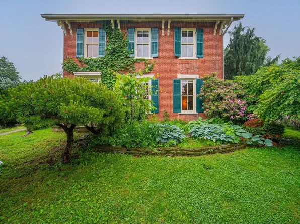 705 Deacon St, Hebron, OH 43025