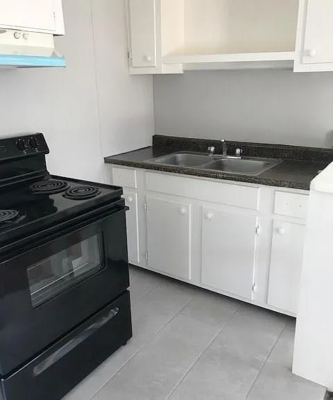 4625 Bell St #1/2 — Photo 10