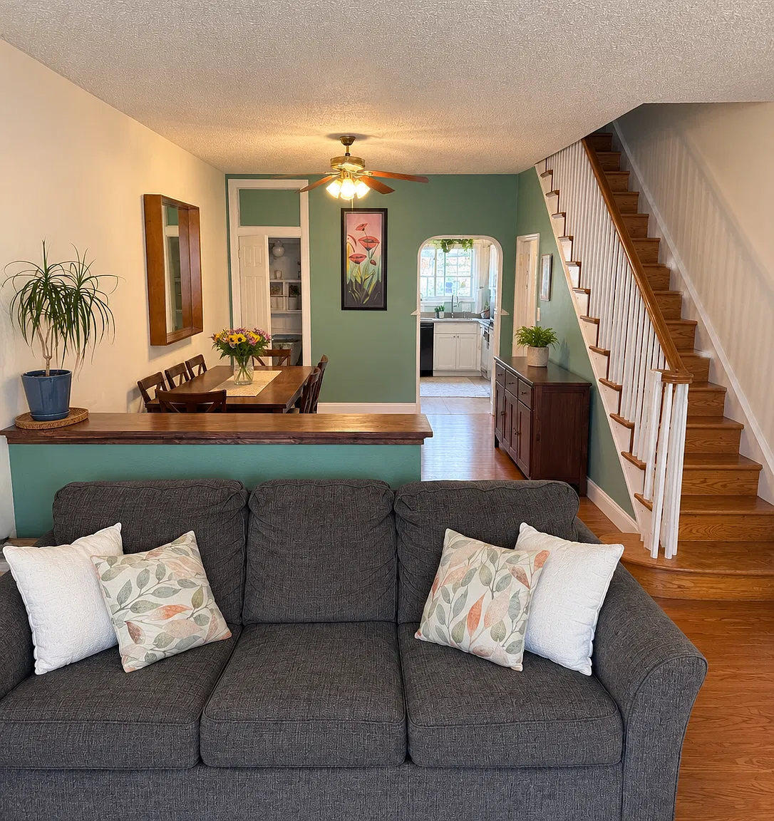 2 bed, 1.5 bath, 938 sqft, $2,000 — Photo 2