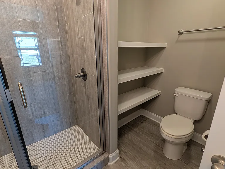 555 Gresham Ln #4A — Photo 7