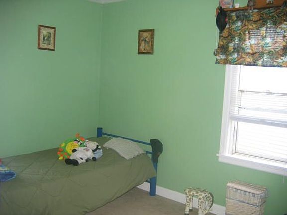 5th image of 1418 E 4th St