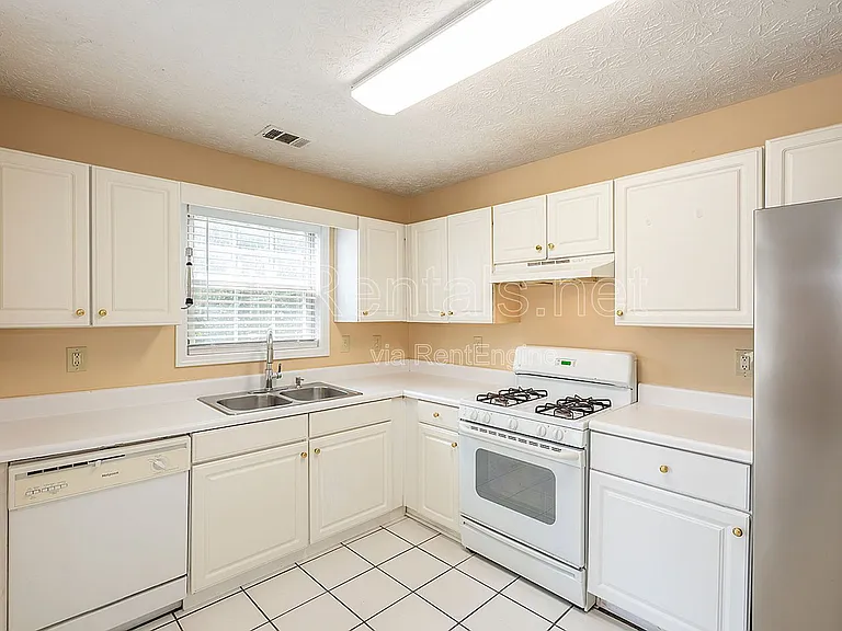 1704 Riverlanding Cir — Photo 8