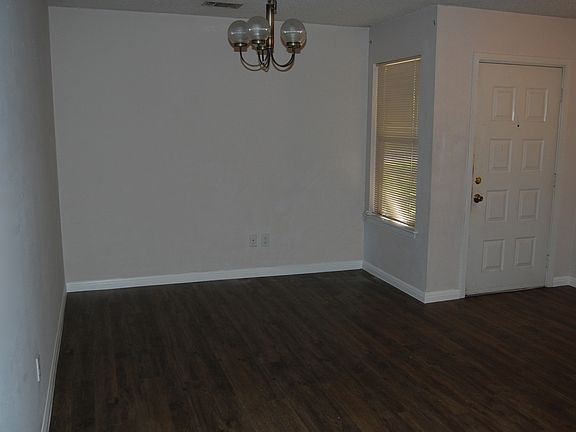 3rd image of 11902 Hardwood Trl