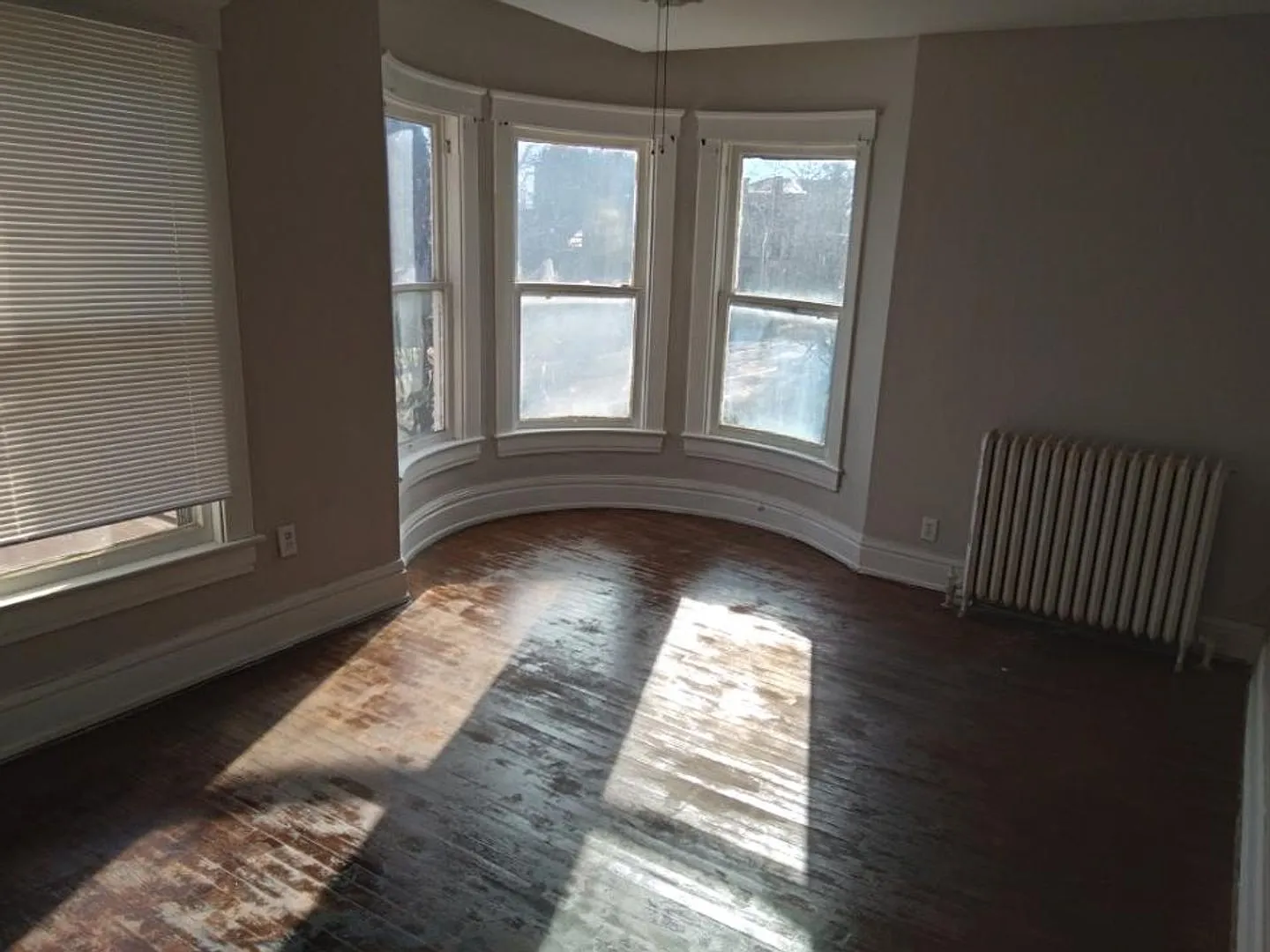 414 E East St — Photo 4