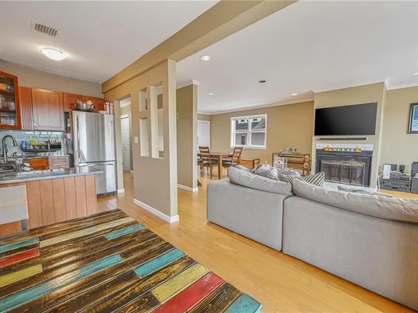 150 Beach 123rd St APT 3R, Rockaway Park, NY 11694