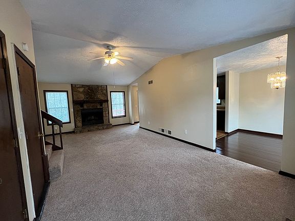 3rd image of 2332 Goodwood Dr SW