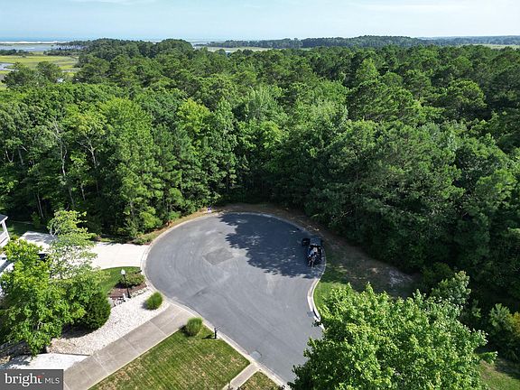 3rd image of 9321 Mountain Laurel Ct