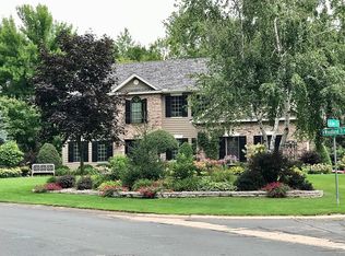 825 Arbor Ct, Eagan, MN 55123