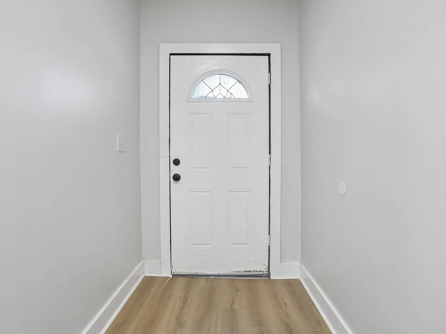 4 bed, 2.0 bath, 1317 sqft, $1,595 — Photo 3