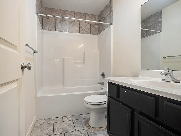 2625 Redwood Ave — Photo 9