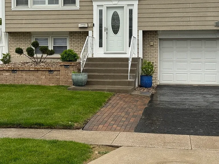 20078 Monterey Ave — Photo 1
