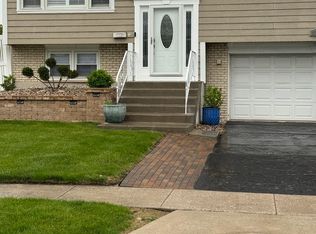 20078 Monterey Ave, Lynwood, IL 60411