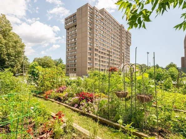 250 Hammond Pond Pkwy APT 312S, Newton, MA 02467