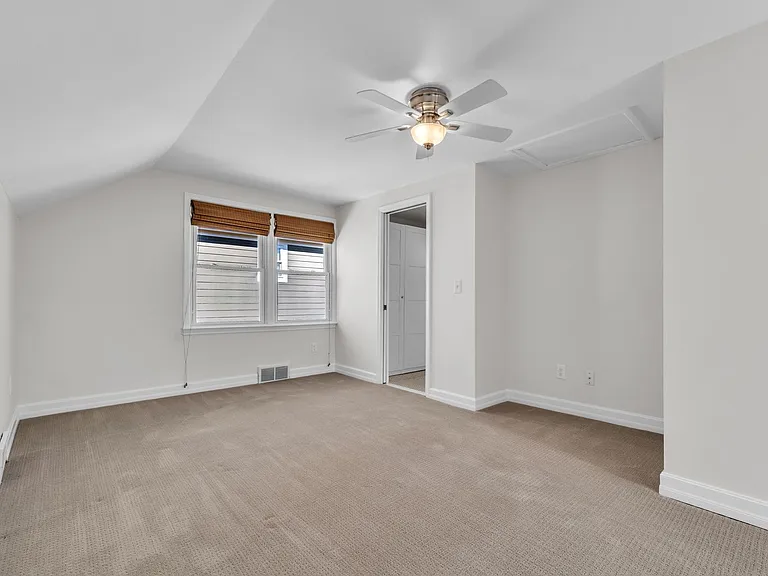 2711 Dorchester Rd — Photo 24