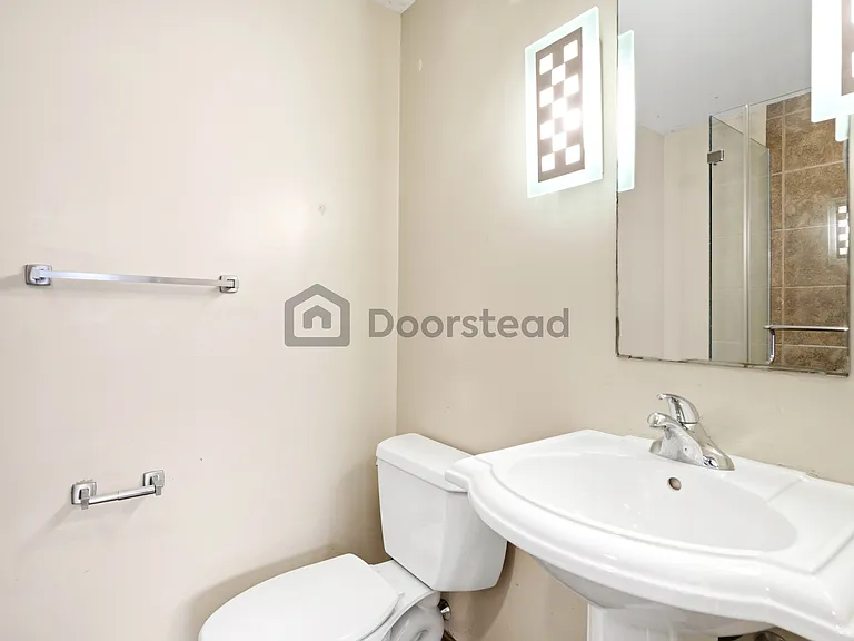 711 W 26th St #303 — Photo 20