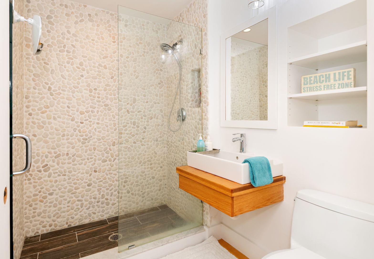  Newly renovated bath