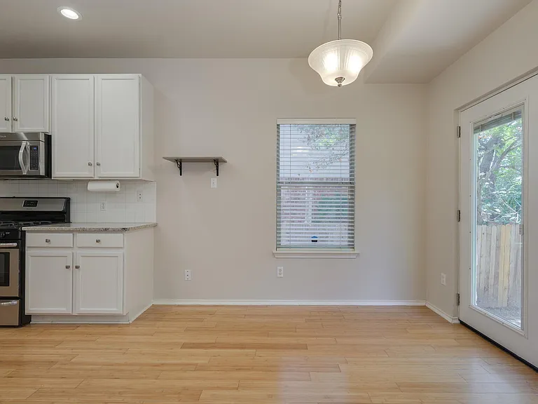 5709 Pecanwood Ln — Photo 6