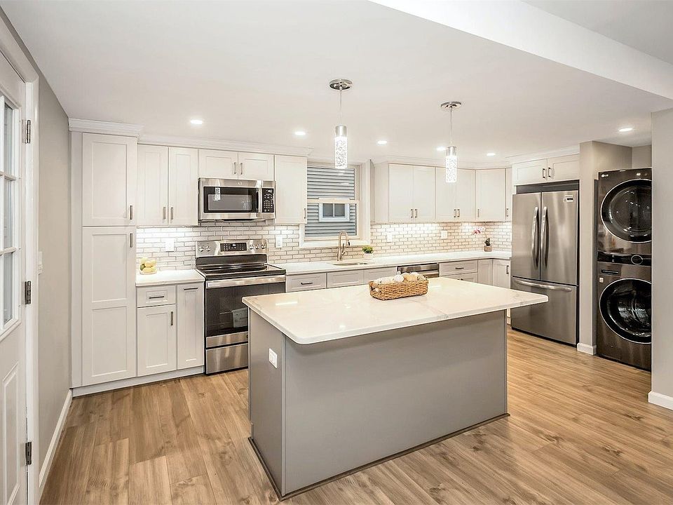 1st image of 12 Carlton Drive