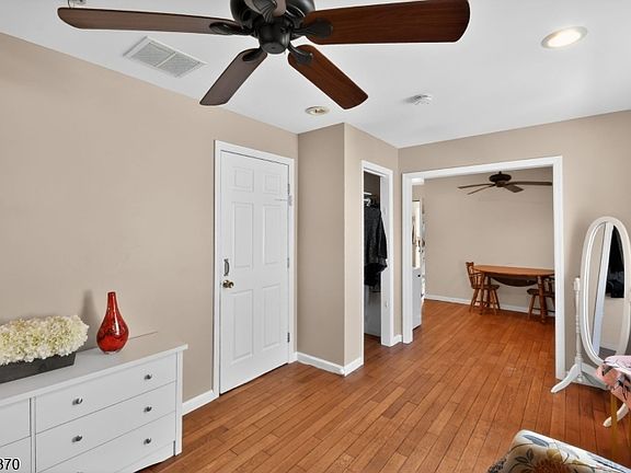 3rd image of 136 W Lincoln Ave
