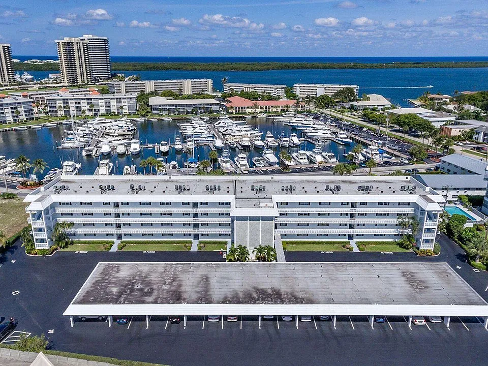 907 Marina Dr #402