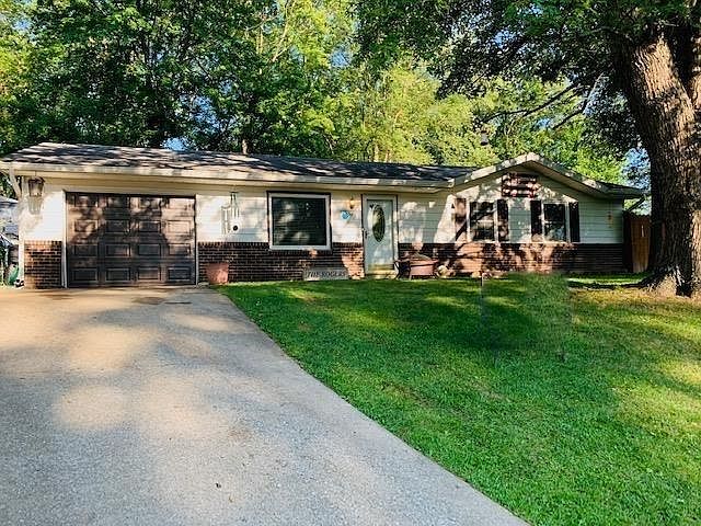 1st image of 303 W Walnut Ct