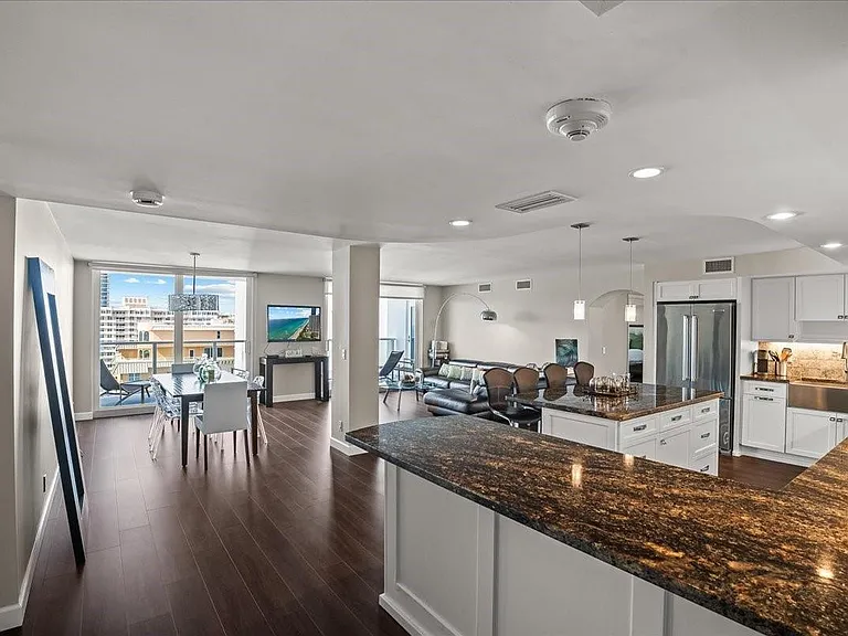 1890 S Ocean Dr #Penthouse 4 — Photo 8