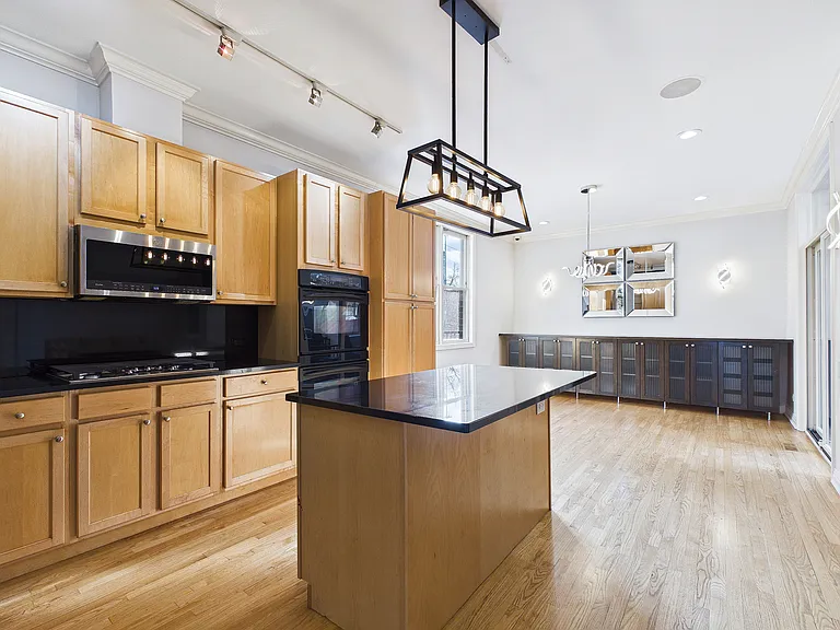 Kitchen and Casual Dining