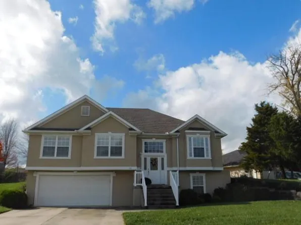 118 Deerfield Dr, Warrensburg, MO 64093